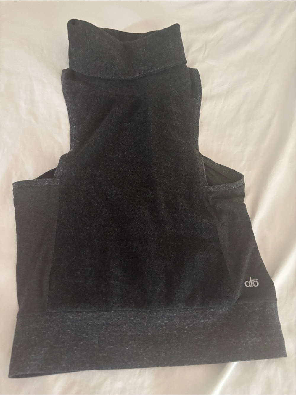 ALO Yoga gray black slevless turtleneck